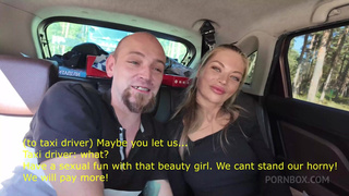 Таксист охуел, когда я присунул в анал своей подруге в его машине...